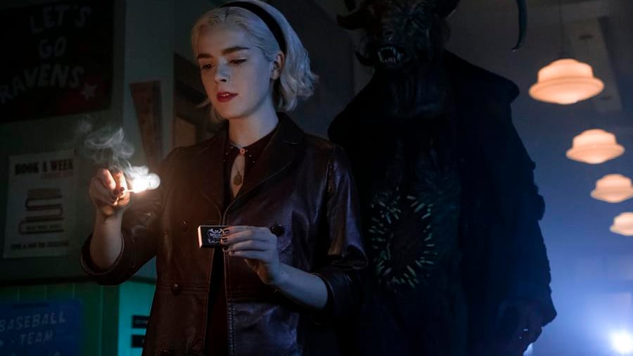 "Chilling Adventures of Sabrina, Teil 2": Die Welt da draußen ist fies und um Sabrina braut sich Ärger zusammen.