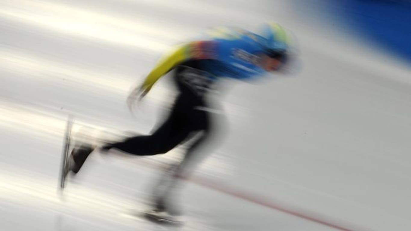 Auch ein deutscher Eisschnellläufer soll in den Erfurter Dopingskandal verstrickt sein.