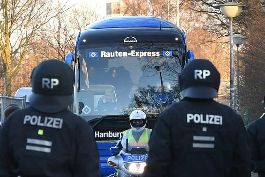 Bei Hochrisikospielen ist vermehrt die Polizei im Einsatz.