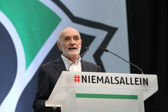 Martin Kind auf der Mitgliederversammlung von Hannover 96.