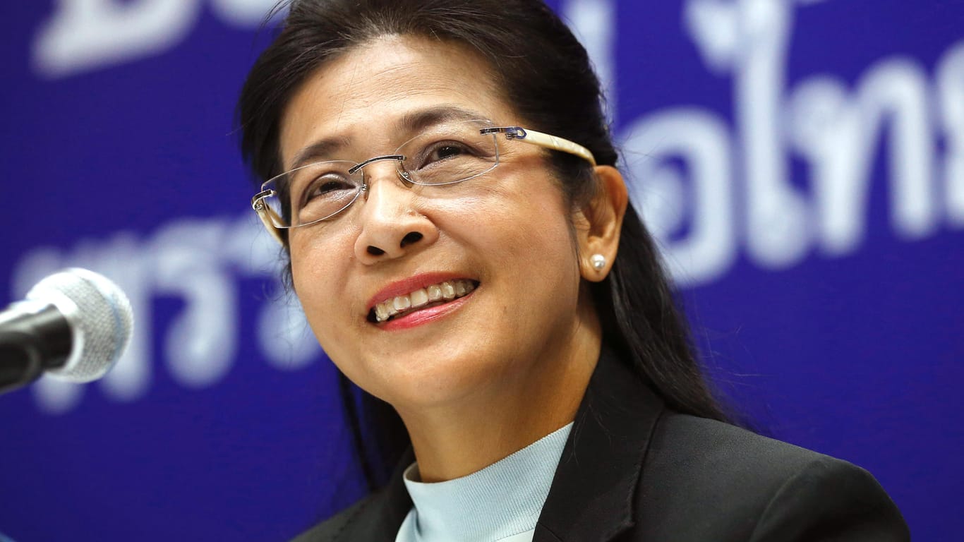 Spitzenkandidatin Pheu Thai Partei, Sudarat Keyuraphan: Es seien Stimmen gekauft worden, sagte die Spitzenkandidatin.