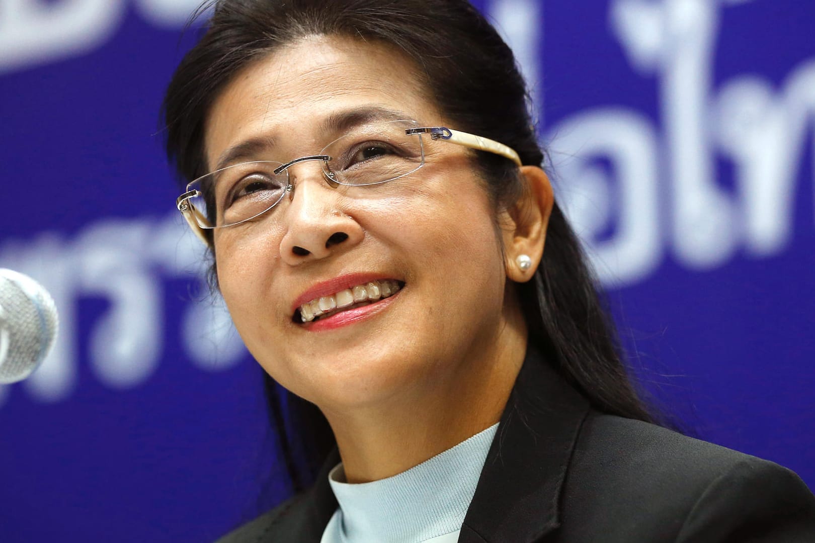 Spitzenkandidatin Pheu Thai Partei, Sudarat Keyuraphan: Es seien Stimmen gekauft worden, sagte die Spitzenkandidatin.