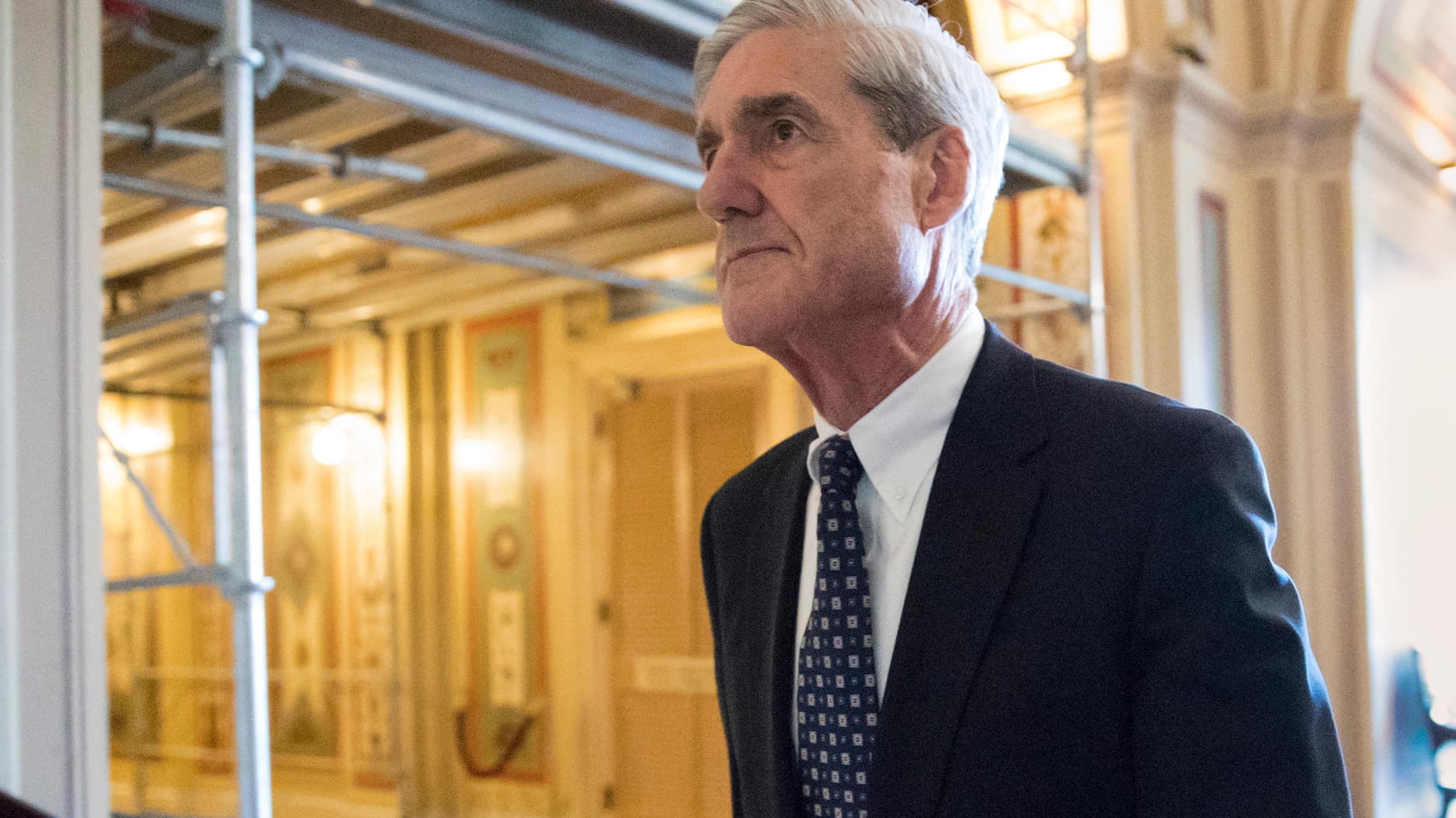 Robert Mueller: Der FBI-Sonderermittler hat keine Beweise gegen Donald Trump gefunden. Das heißt für die Demokraten allerdings nicht, dass der US-Präsident endgültig entlastet ist. Sie wollen den gesamten Bericht lesen.