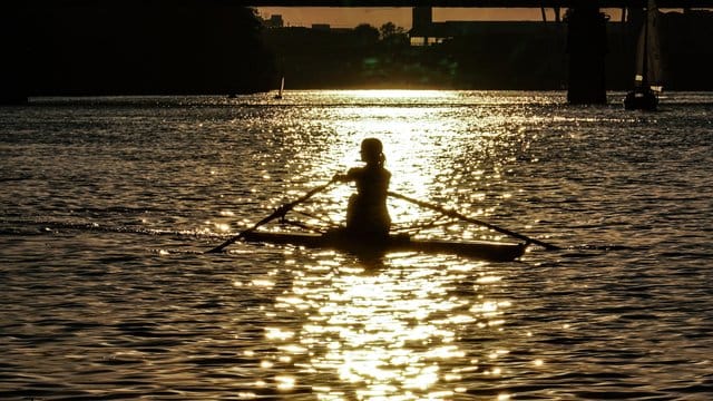 Sport am Abend kann sich auf den Schlaf auswirken.