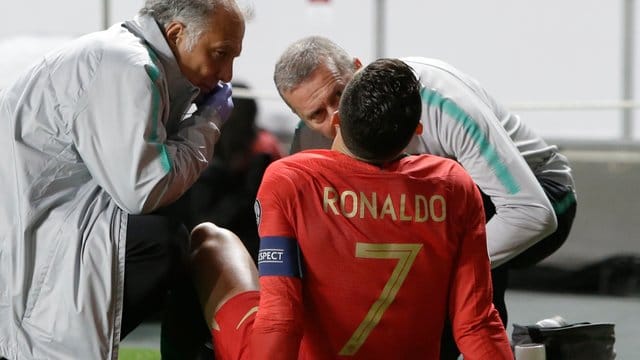 Cristiano Ronaldo verletzte sich gegen Serbien.