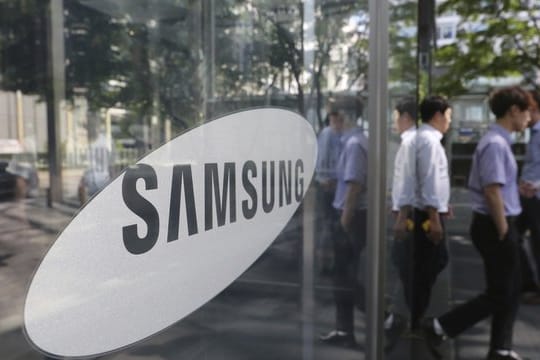 Im Geschäft mit Displays und Smartphones hat es Samsung wiederum mit wachsender Konkurrenz aus China zu tun.