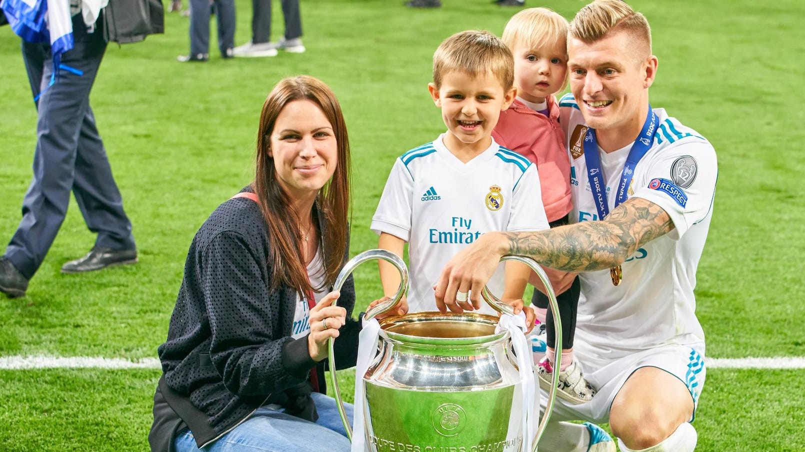 Jessica und Toni Kroos: Die beiden sind zum dritten Mal Eltern geworden.