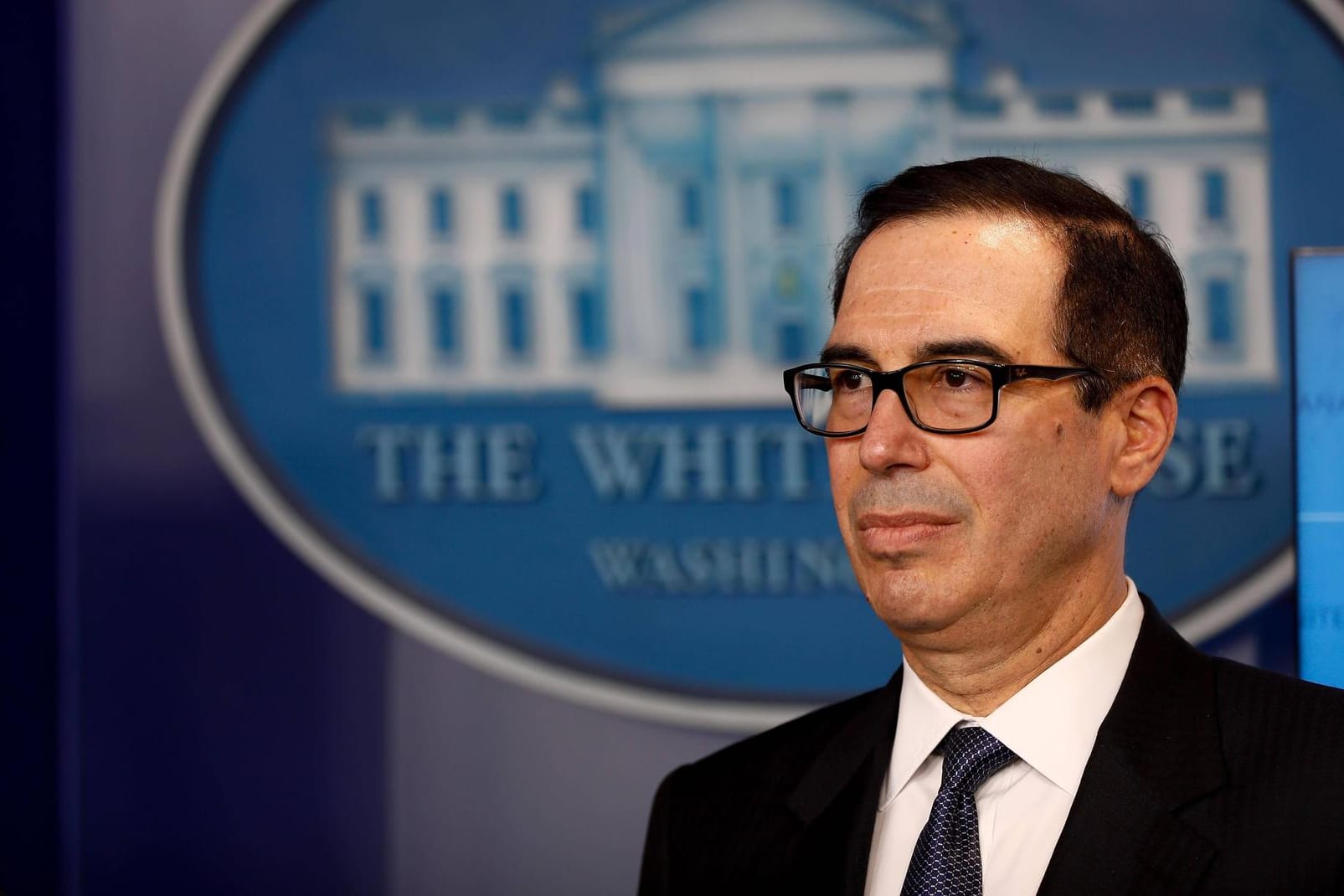 US-Finanzminister Steven Mnuchin: "Wir haben ein großangelegtes Netzwerk von Strohfirmen und Personen im Visier", wird der Finanzminister zitiert.