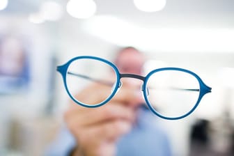 Sehhilfe: Wer eine neue Brille braucht, der sollte sich besser mehrere Angebote einholen. Denn laut einem Test variieren bei vielen Anbietern sowohl die Preise, als auch der Service.