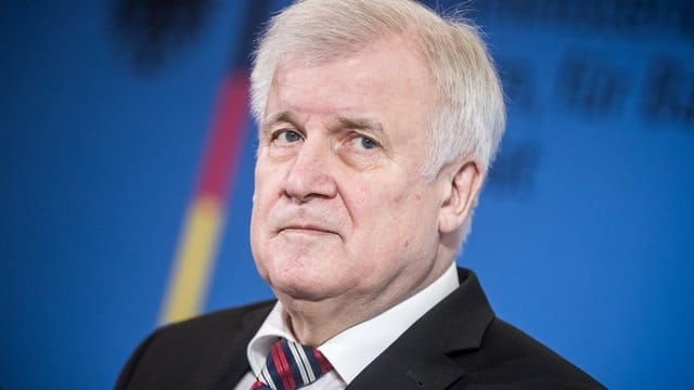 Der Vorstoß von Innenminister Seehofer, Informationen über radikalisierte Kinder speichern zu lassen, stößt auf Widerstand. Der Vorstoß von Innenminister Seehofer, Informationen über radikalisierte Kinder speichern zu lassen, stößt auf Widerstand.