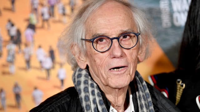 Der Künstler Christo bei der Deutschlandpremiere des Films "Christo - Walking on Water" in Berlin. Der Künstler Christo bei der Deutschlandpremiere des Films "Christo - Walking on Water" in Berlin.