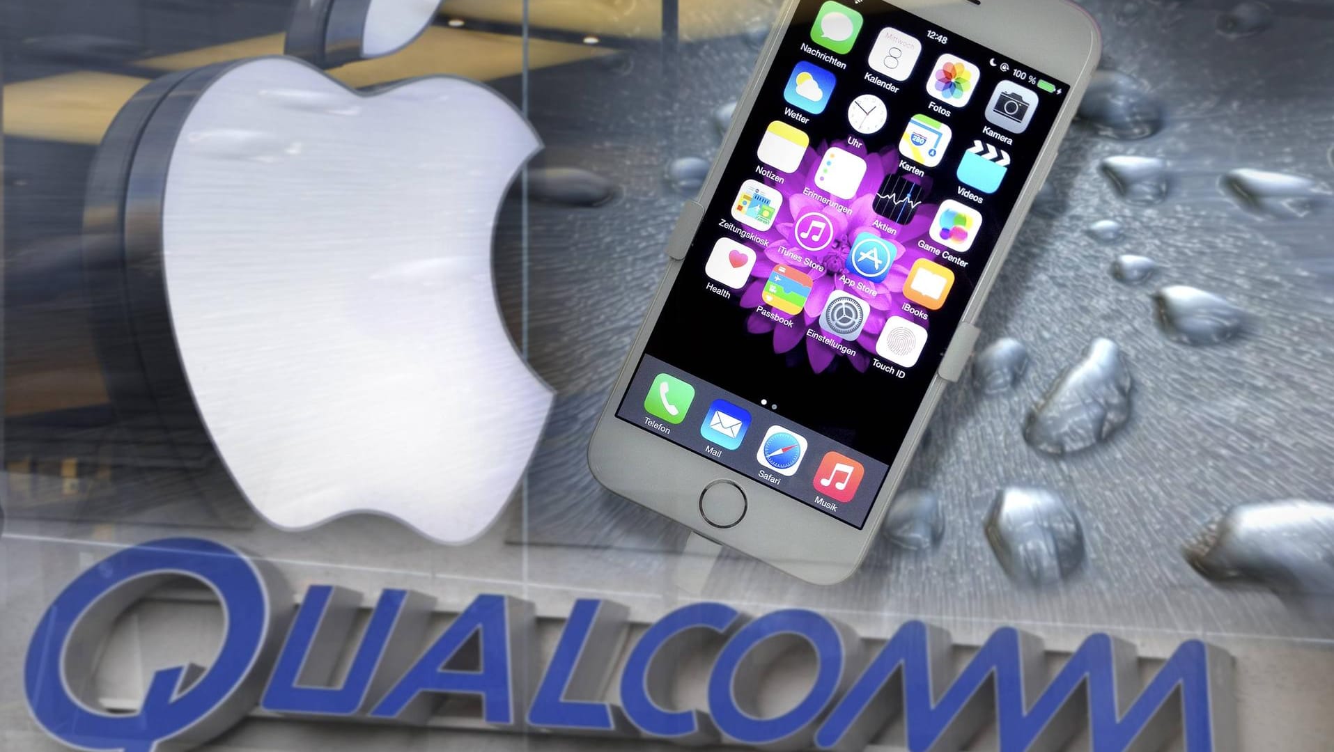 Patentstreit zwischen Apple und Qualcomm: Seit 2017 gibt es Uneinigkeiten zwischen den Unternehmen. Patentstreit zwischen Apple und Qualcomm: Seit 2017 gibt es Uneinigkeiten zwischen den Unternehmen.