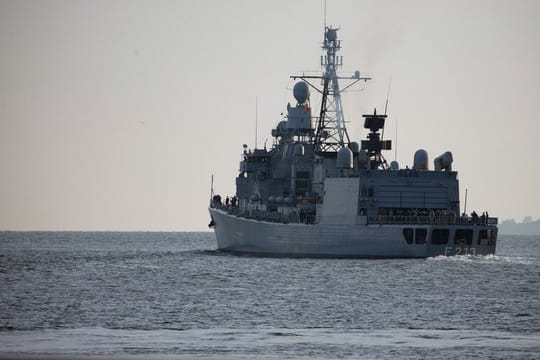 Die Fregatte "Augsburg" übernahm den deutschen Anteil im Einsatz der Operation "Sophia" vor der Küste von Libyen.
