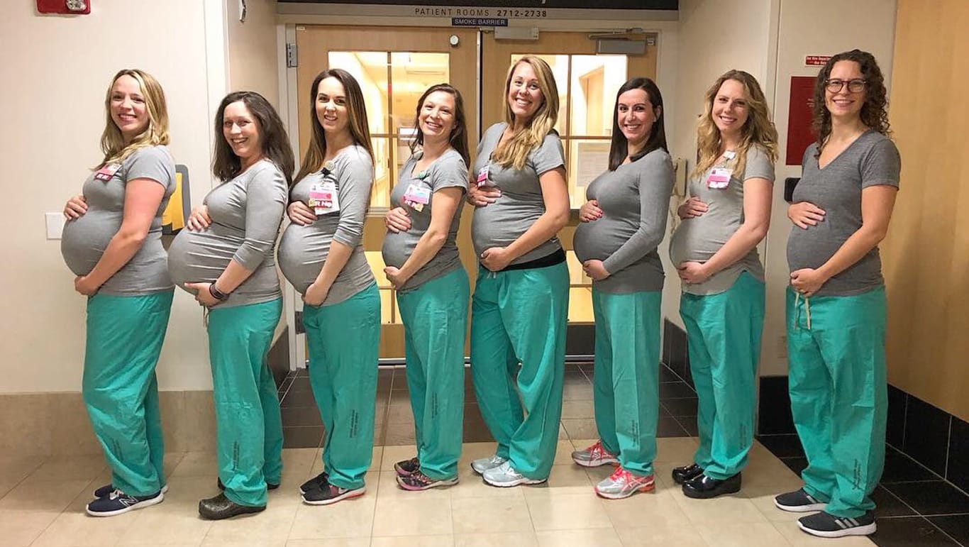Neun Babybäuche: Die Krankenschwestern des Maine Medical Center erwarten ihre Babys zwischen April und Juli.
