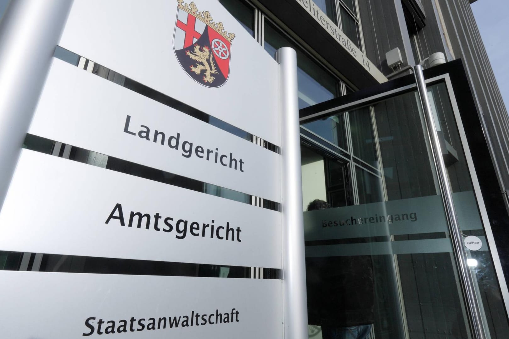 Koblenzer Landgericht: Ein Unbekannter hat hier Reizgas versprüht.