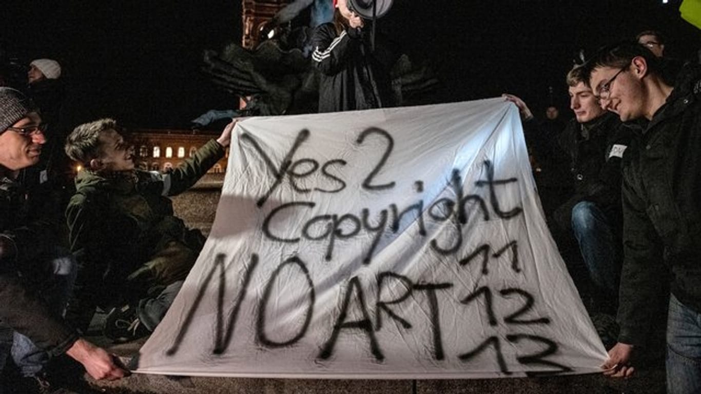 Demonstration gegen die Entscheidung des Europaparlaments für ein neues Urheberrecht in Berlin.