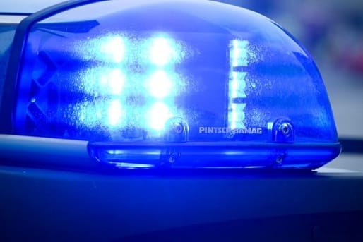 Blauchlicht der Polizei: In zwei Stadtteilen Berlins wurden Shisha-Bars durchsucht.