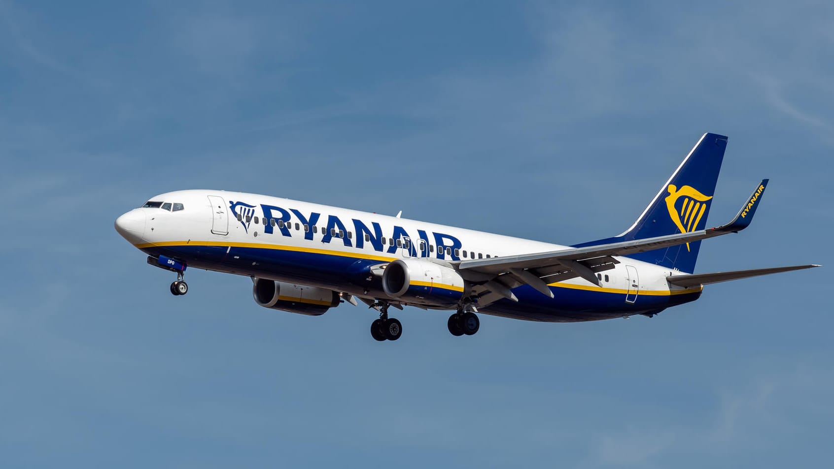 Flugzeug der irischen Fluggesellschaft Ryanair: Für die rund 1.100 in Deutschland stationierten Flugbegleiter wurde ein Tarifvertrag vereinbart.