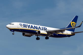 Flugzeug der irischen Fluggesellschaft Ryanair: Für die rund 1.100 in Deutschland stationierten Flugbegleiter wurde ein Tarifvertrag vereinbart.