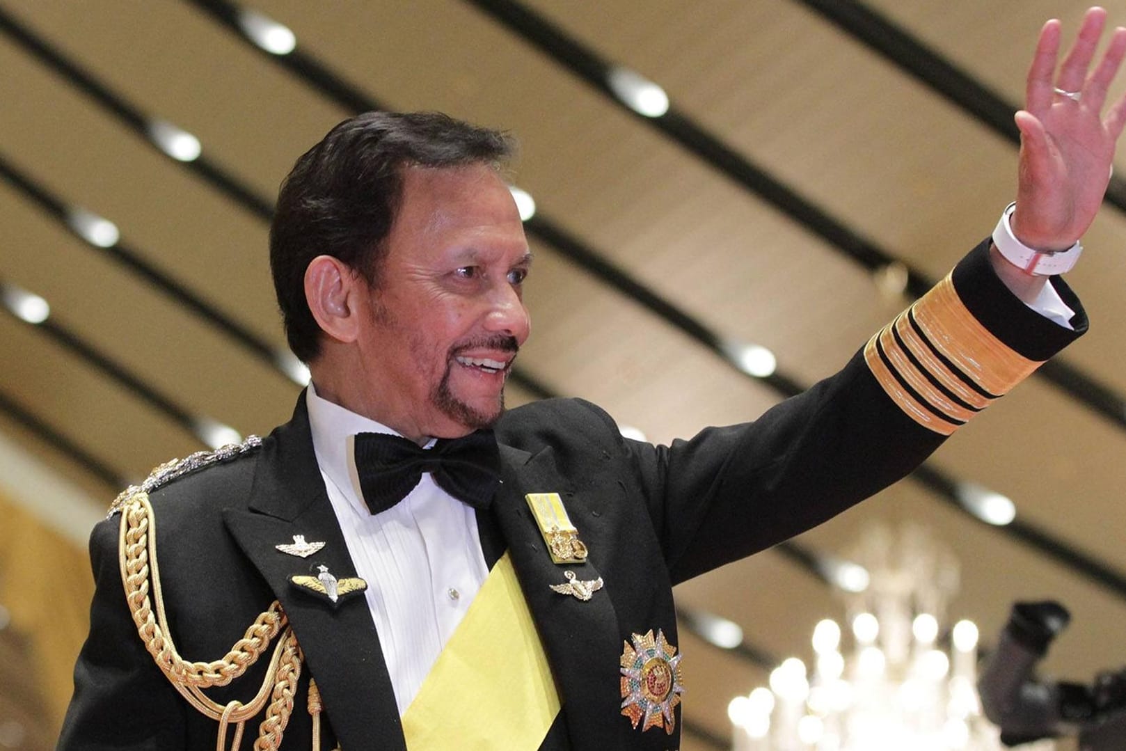 Hassanal Bolkiah (Archivbild): Auf Beschluss der Regierung und mit Billigung des autoritär herrschenden Sultans droht Homosexuellen in Brunei zukünftig die Todesstrafe.