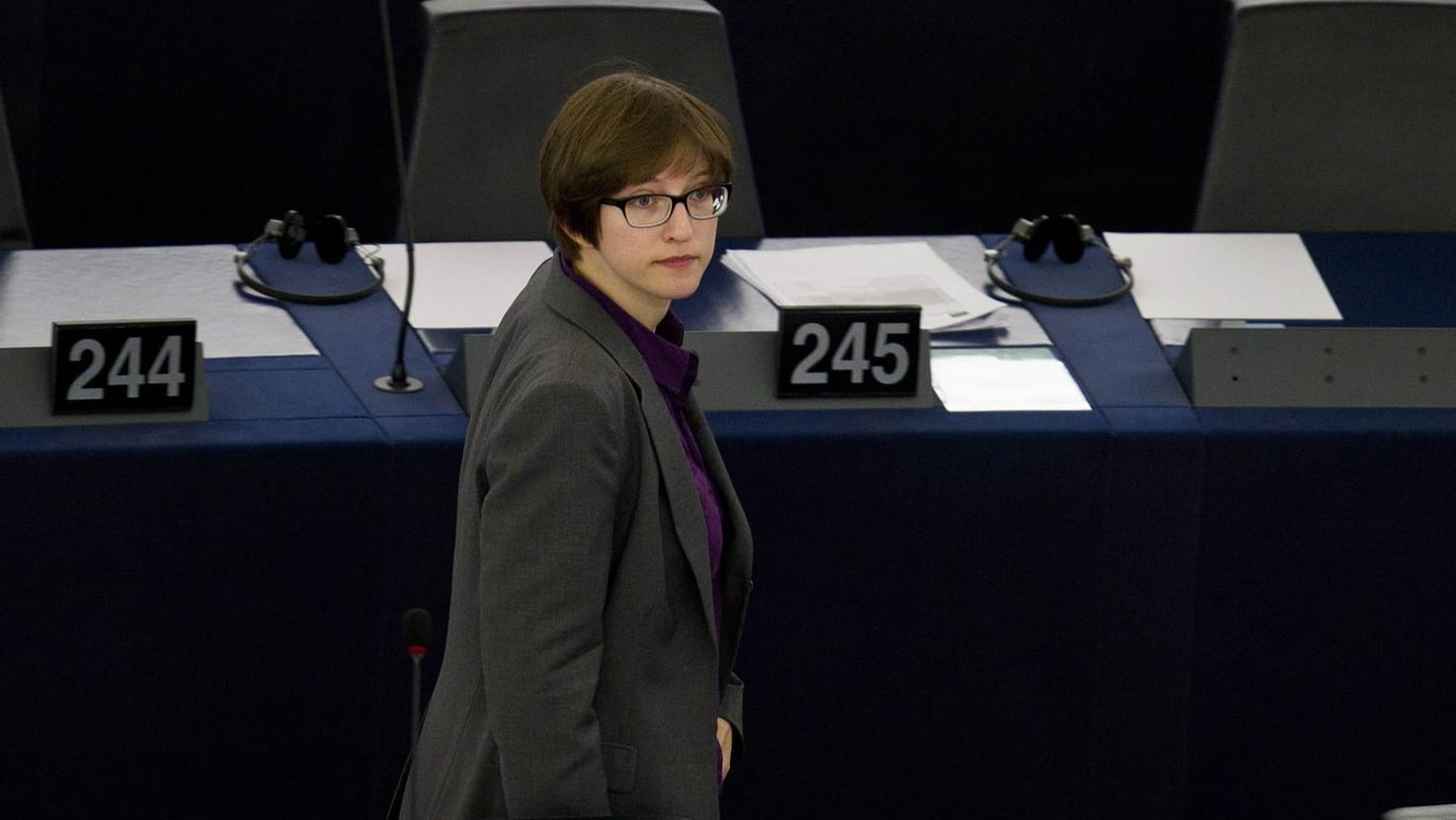 Julia Reda (Archivbild von 2014): Die Politikerin tritt aus der Piratenpartei aus und erhebt Vorwürfe gegen einen Mitarbeiter. Julia Reda (Archivbild von 2014): Die Politikerin tritt aus der Piratenpartei aus und erhebt Vorwürfe gegen einen Mitarbeiter.
