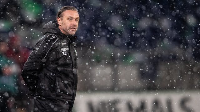 Steht bei Hannover 96 auf der Kippe: Coach Thomas Doll.