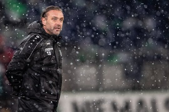 Steht bei Hannover 96 auf der Kippe: Coach Thomas Doll.