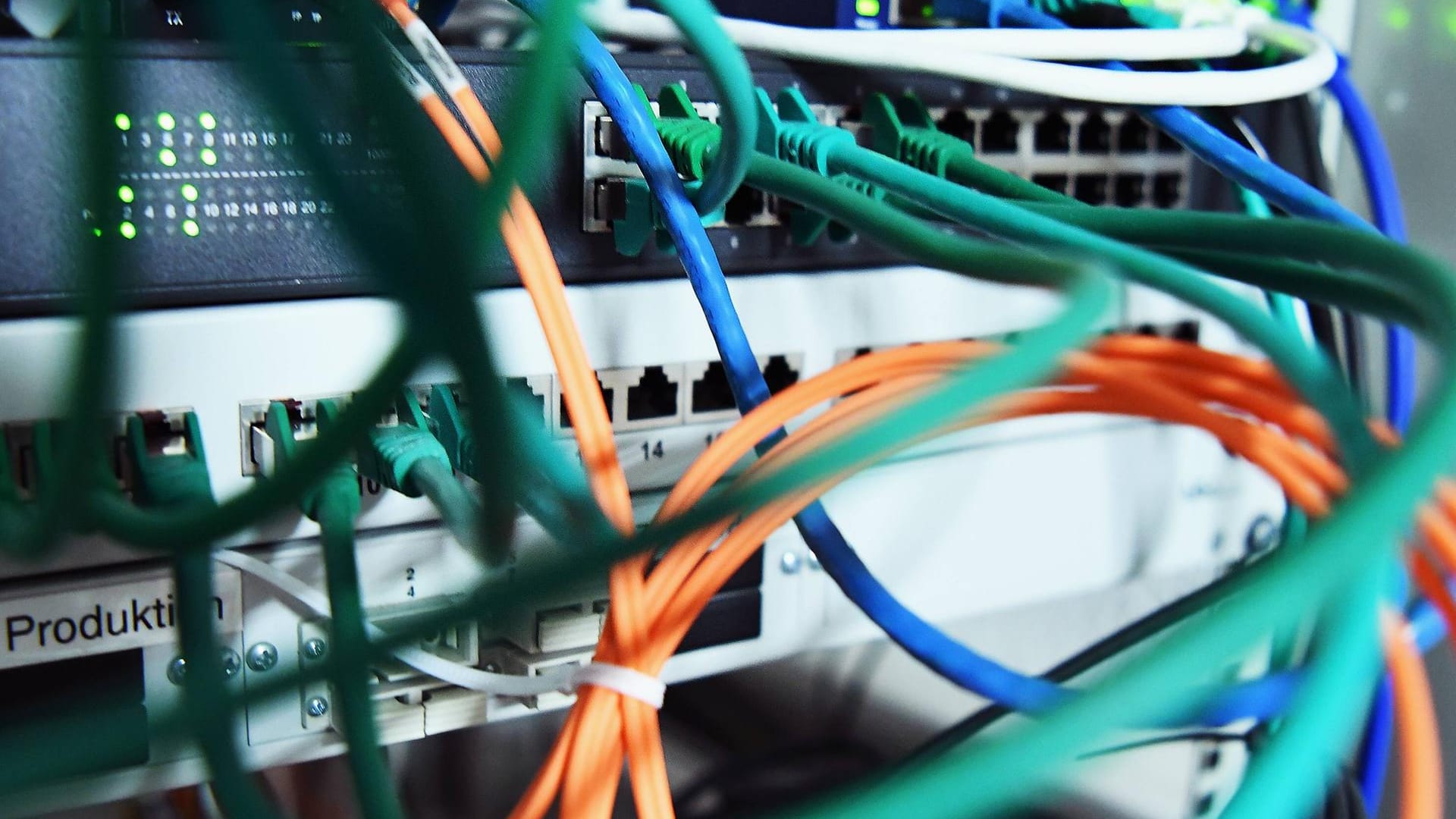 Datenschrank: Besonders gut schneide die Bundesrepublik bei den Lebensstandards und den allgemeinen wirtschaftlichen Rahmenbedingungen ab. Datenschrank: Besonders gut schneide die Bundesrepublik bei den Lebensstandards und den allgemeinen wirtschaftlichen Rahmenbedingungen ab.