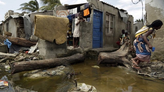 Extremes Wetterereignis: Der Zyklon "Idai" hat in weiten Teilen von Mosambik, Simbabwe und Malawi im südöstlichen Afrika zu schweren Überschwemmungen geführt. Extremes Wetterereignis: Der Zyklon "Idai" hat in weiten Teilen von Mosambik, Simbabwe und Malawi im südöstlichen Afrika zu schweren Überschwemmungen geführt.
