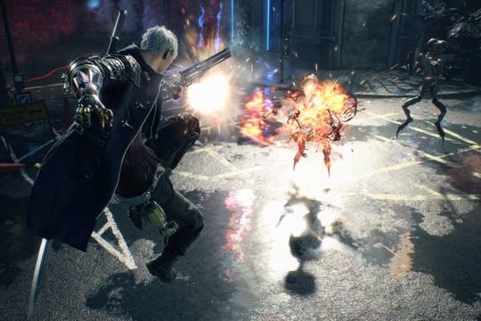Eine Szene aus "Devil May Cry 5": Dämonenjäger Dante heizt Monstern mit Schwert und Pistole ein. S