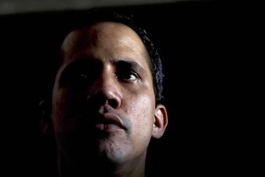Der regierungstreue Rechnungshof hat dem selbst ernannten Interimspräsidenten von Venezuela, Juan Guaidó, die Ausübung politischer Ämter für 15 Jahre untersagt.