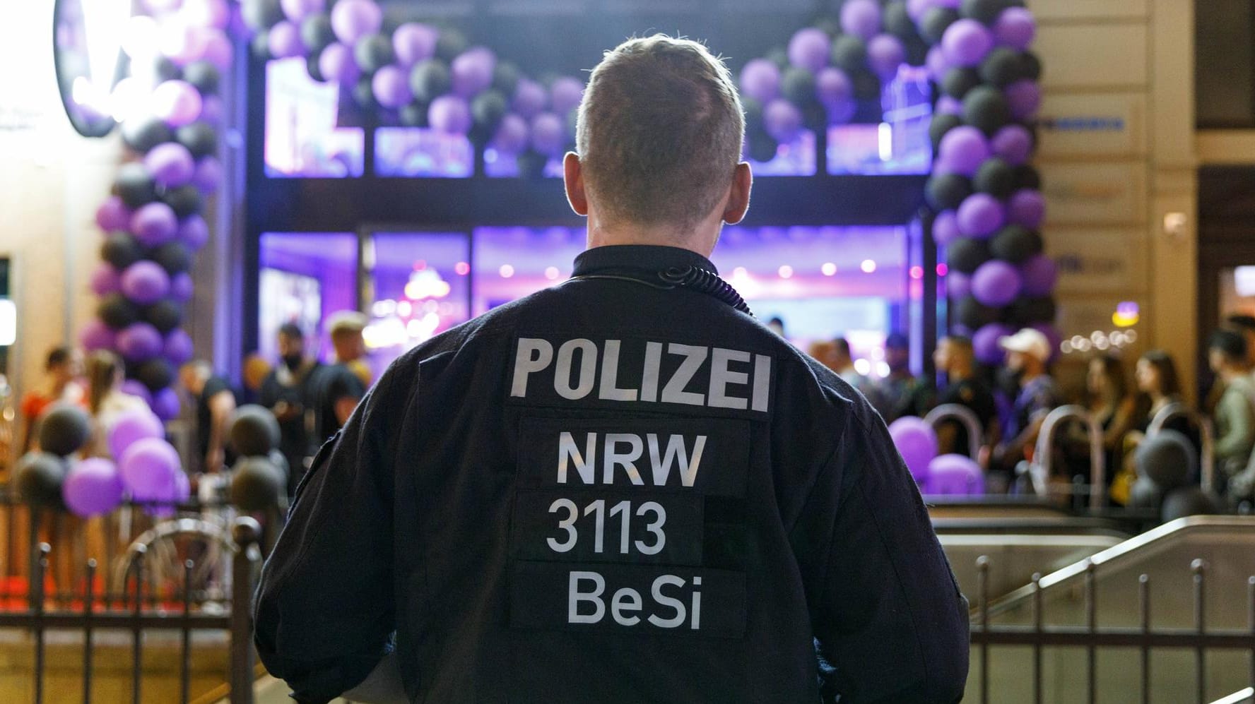 Sechs Shisha-Bars in Hagen bekamen am Donnerstagabend Besuch von der Polizei. (Archivfoto)