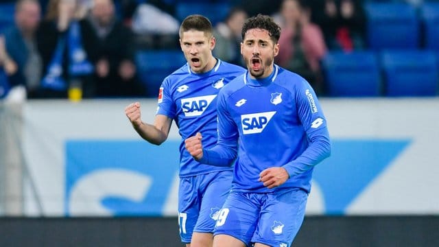 Torschützen unter sich: Hoffenheims Ishak Belfodil (r) und Andrej Kramaric. Torschützen unter sich: Hoffenheims Ishak Belfodil (r) und Andrej Kramaric.