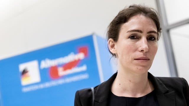 Die AfD-Politikerin Mariana Harder-Kühnel im Dezember nach ihrer gescheiterten Wahl als Vizepräsidentin des Bundestages. Die AfD-Politikerin Mariana Harder-Kühnel im Dezember nach ihrer gescheiterten Wahl als Vizepräsidentin des Bundestages.