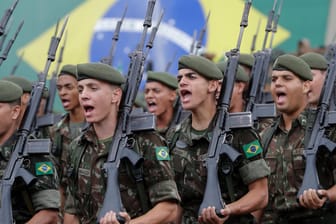 Brasilianische Soldaten: Während der 21 Jahre andauernden Militärdiktatur waren Folter und Mord an der Tagesordnung.
