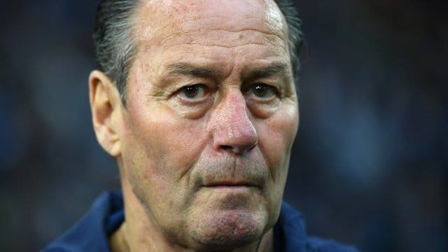 Soll Schalke vor dem Abstieg retten: Interims-Coach Huub Stevens.