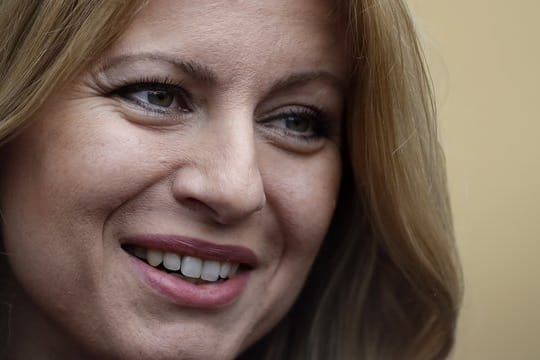 Zuzana Caputova Mitte März bei einem Gespräch mit Journalisten.