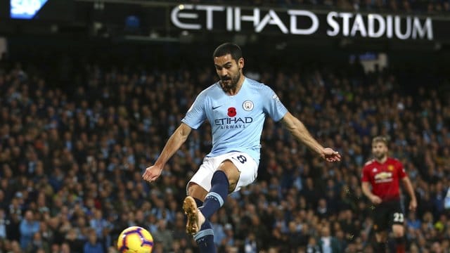 Laut Medienberichten hat Ilkay Gündogan die Vertragsverhandlungen mit Manchester City gestoppt. Laut Medienberichten hat Ilkay Gündogan die Vertragsverhandlungen mit Manchester City gestoppt.