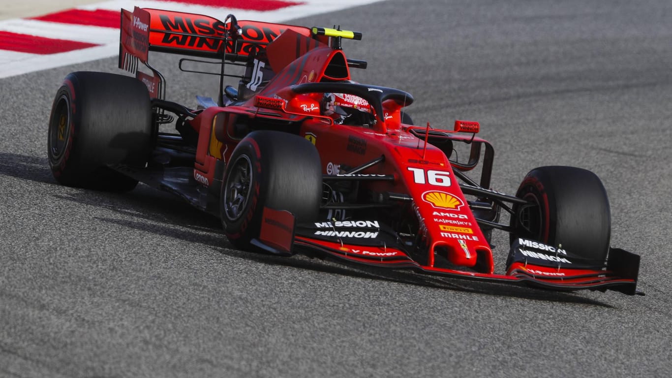 Leclerc auf der Strecke in Bahrain.