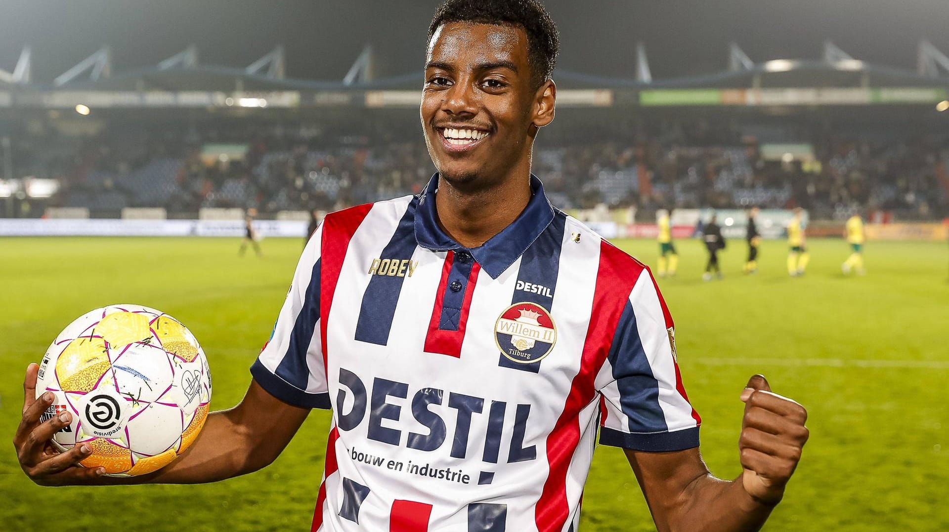 Wer ist Doppelpaco? Dreierpacker Alexander Isak empfiehlt sich für eine Rückkehr zu Borussia Dortmund. Wer ist Doppelpaco? Dreierpacker Alexander Isak empfiehlt sich für eine Rückkehr zu Borussia Dortmund.