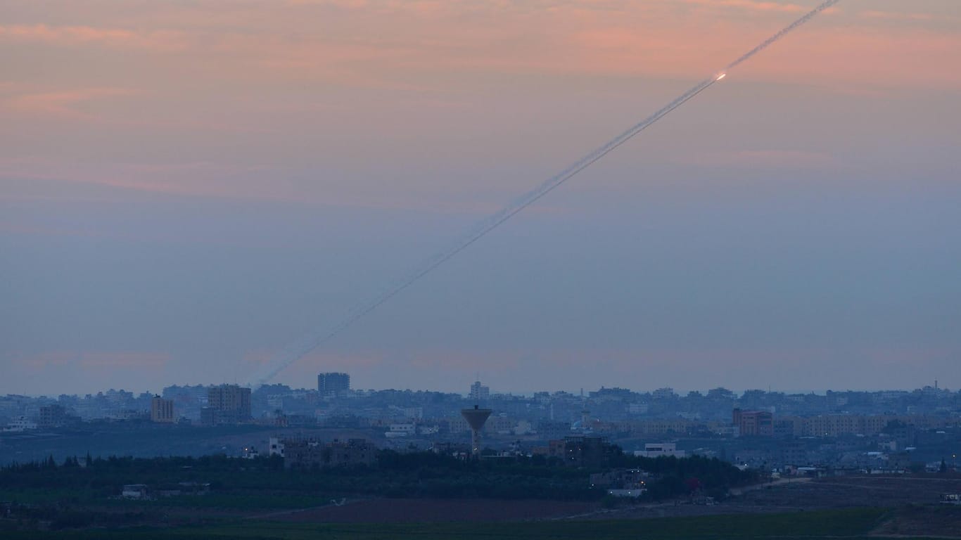 Aus dem Gazastreifen sind in der Nacht fünf Raketen auf Israel abgefeuert worden. (Archivbild)