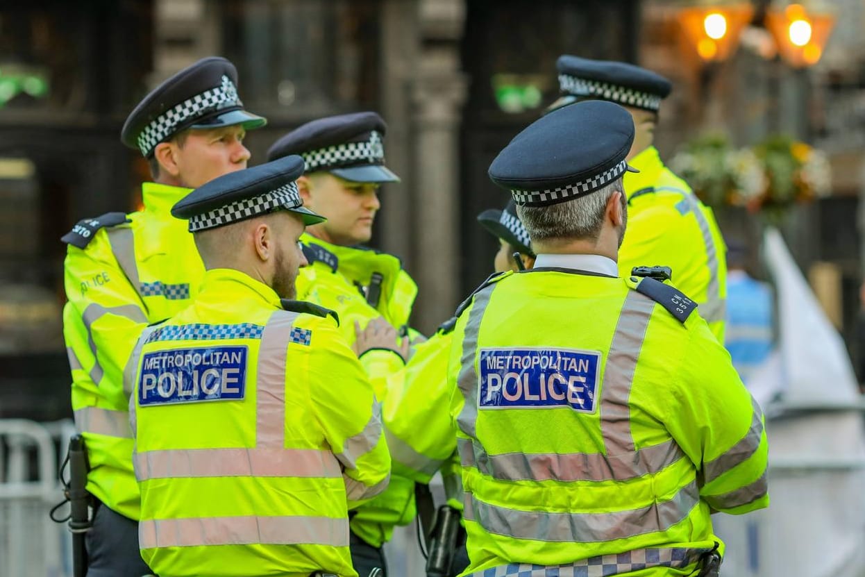 Polizisten in London: In der britischen Hauptstadt hat ein Messerangreifer vier Menschen verletzt.