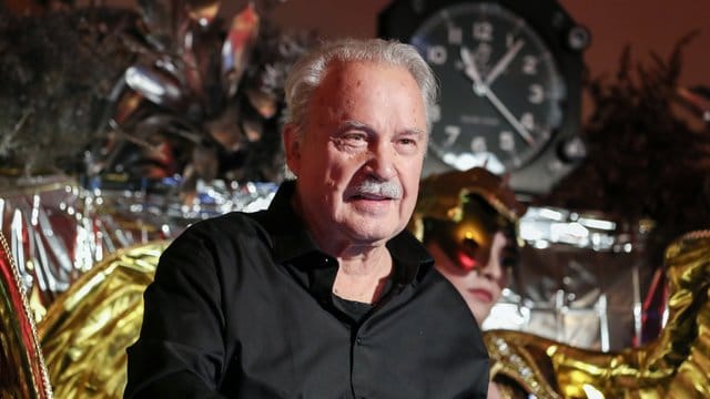 Giorgio Moroder präsentiert seine Hits.