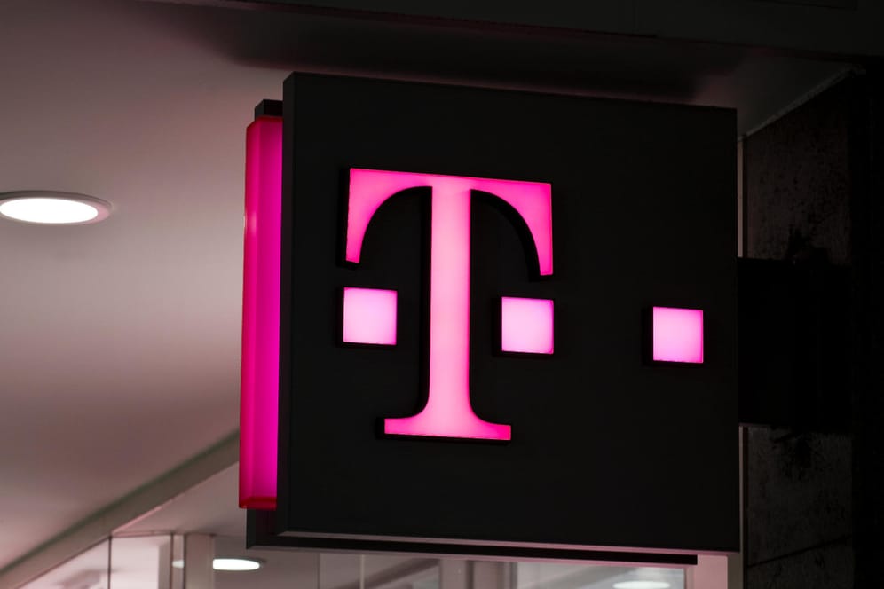 Das Logo der Deutschen Telekom (Symbolbild): Der Konzern verschenkt regelmäßig Datenvolumen an Kunden.