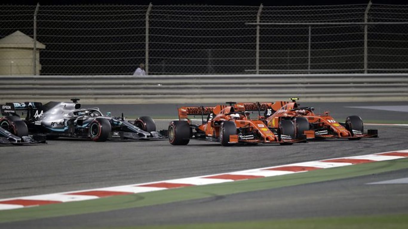 Beim Rennen in Bahrain hatte Charles Leclerc ferrariintern vor Sebastian Vettel (5,M) die Nase vorn.