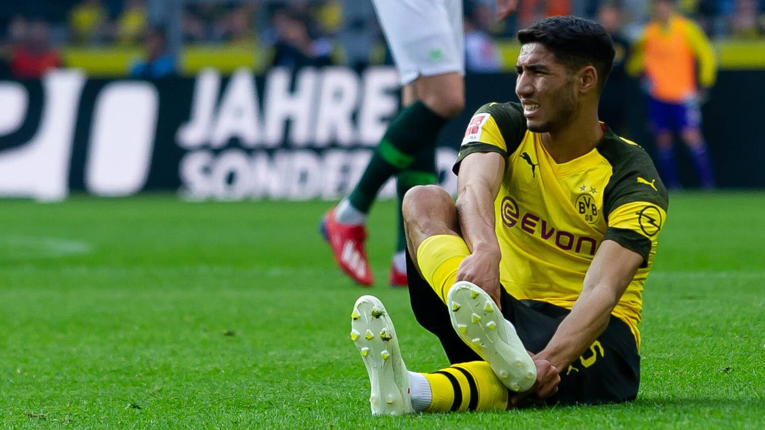 Verteidiger erleidet Mittelfußbruch: Achraf Hakimi wird dem BVB in den kommenden Wochen fehlen.