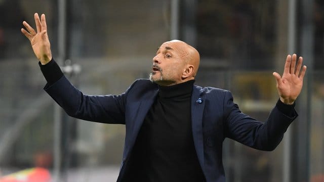 Inter Mailands Trainer Luciano Spalletti liegt im Dauerclinch mit seinem Stürmerstar Mauro Icardi. Inter Mailands Trainer Luciano Spalletti liegt im Dauerclinch mit seinem Stürmerstar Mauro Icardi.