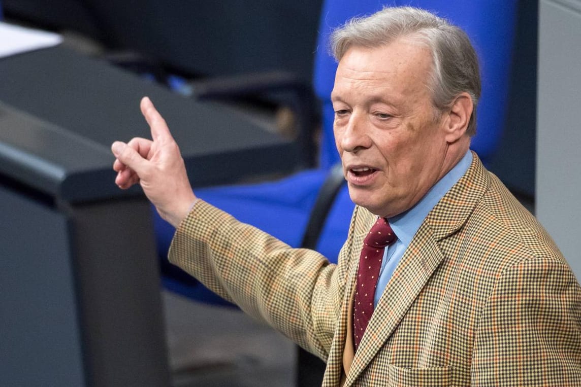 Armin-Paul Hampel: Die Staatsanwaltschaft will die Immunität des AfD-Bundestagsabgeordneten aufheben lassen.