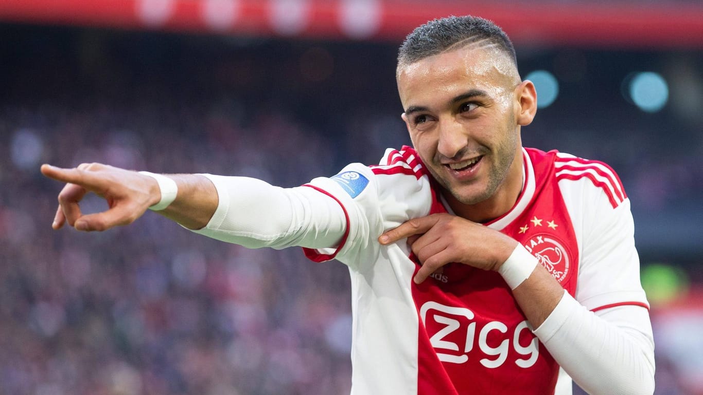 Hakim Ziyech bejubelt einen Treffer für Ajax: Wechselt der Marokkaner im Sommer zum FC Bayern?