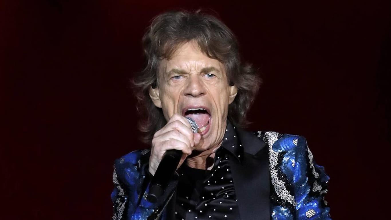 Mick Jagger: Der 75-jährige Rockstar muss sich offenbar einer Operation am Herzen unterziehen.